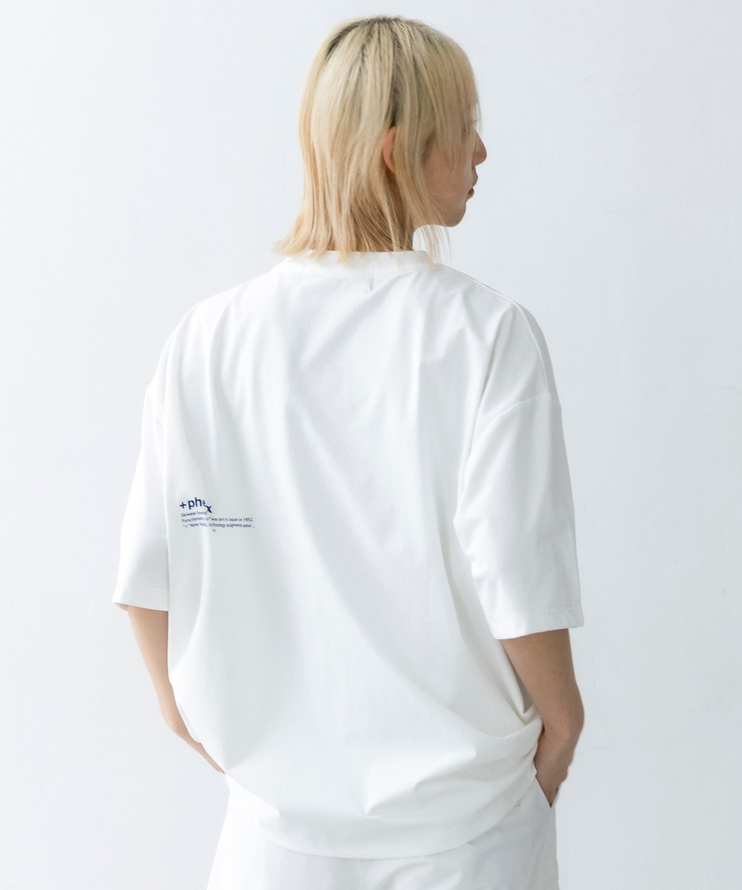 Outlast® TYPOGRAPHY SHORT SLEEVE TEE / タイポグラフィ ショートスリーブTシャツ