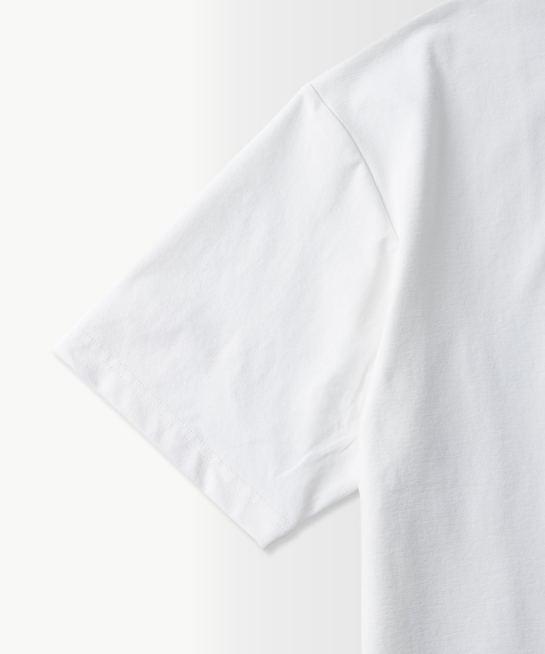 Outlast® TYPOGRAPHY SHORT SLEEVE TEE / タイポグラフィ ショートスリーブTシャツ