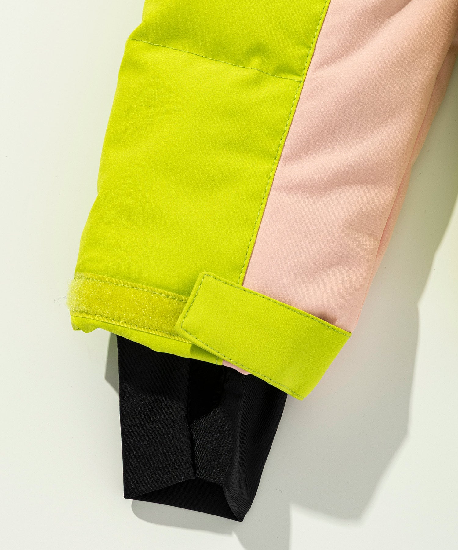 【KIDS/JUNIOR】Frosty Hop Jr Two-Piece / フロスティホップジュニアツーピース / phenix スキーウェア 26AW